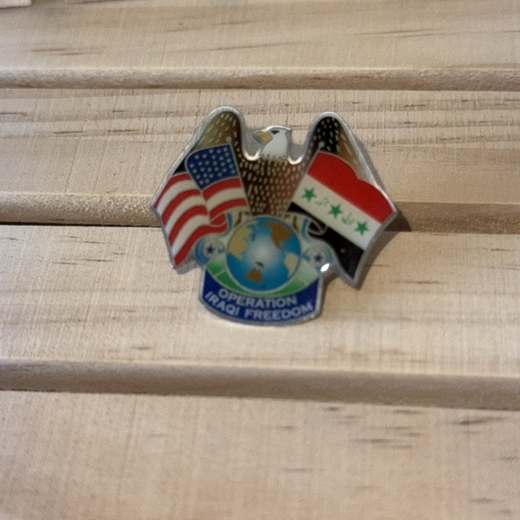 Collectible Lapel Hat Pin Operation Iraqi Freedom Pin with Flags - Picture 6 of 8
